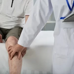 Diagnosis and Treatment of Swelling and Knee Pain